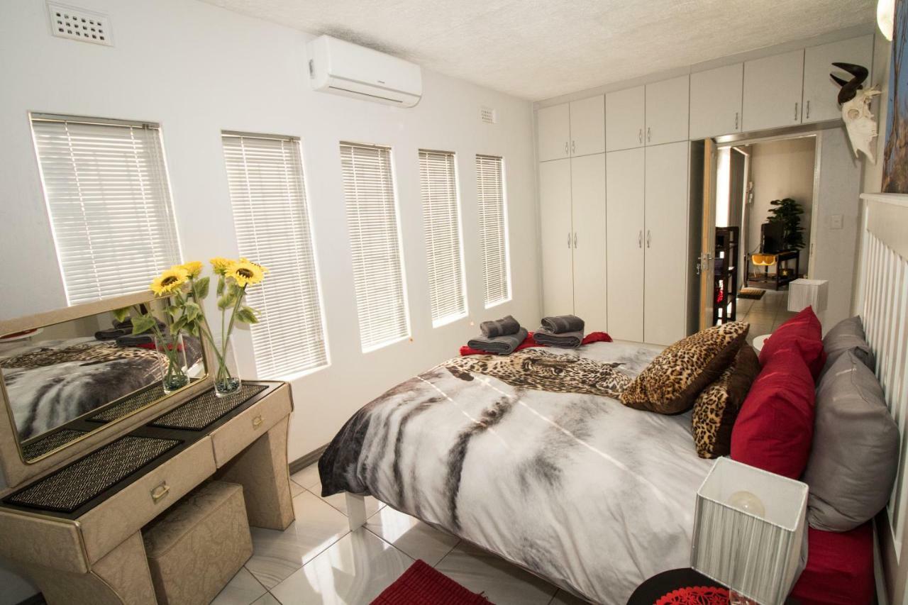 John-Lou'S One-Bedroom Apartment Windhoek Exteriör bild